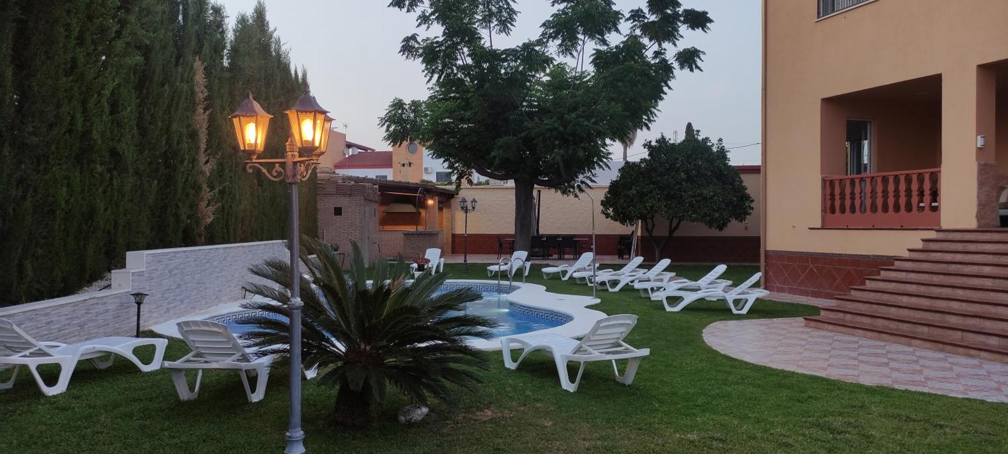 Private Pool! Your Oasis In Sevilla! Bbq! Villa *