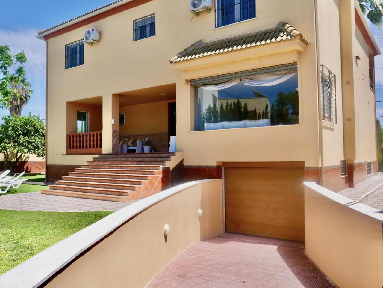 Private Pool! Your Oasis In Sevilla! Bbq! Villa *